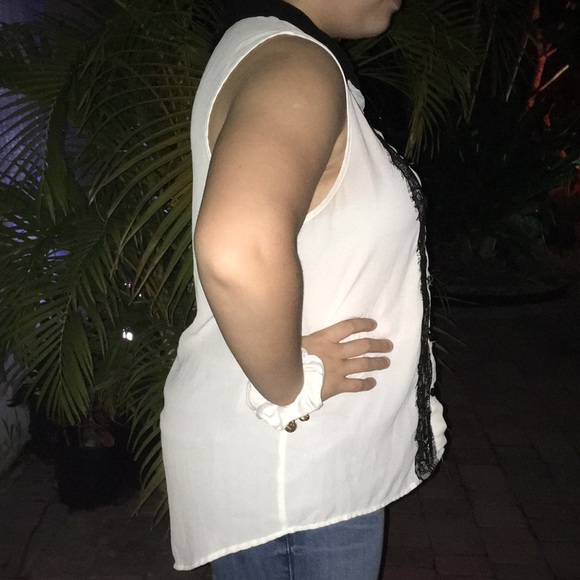 FOREVER21 LACE BLACK CREAM BLOUSE - Picture 2 of 5